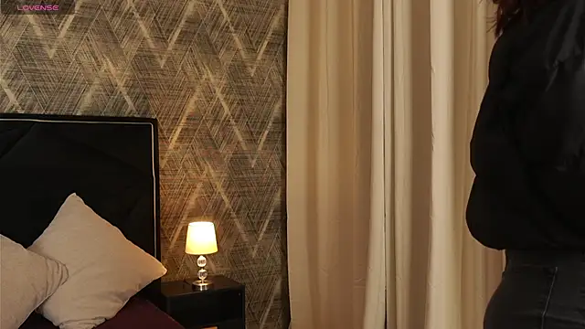 Snapshot of ZoeBella chatting on November 29, 9:37 pm ZoeBella online show from November 29, 9:37 pm