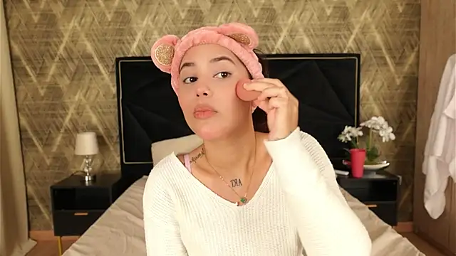 Snapshot of ZoeBella chatting on November 8, 1:14 pm ZoeBella online show from November 8, 1:14 pm