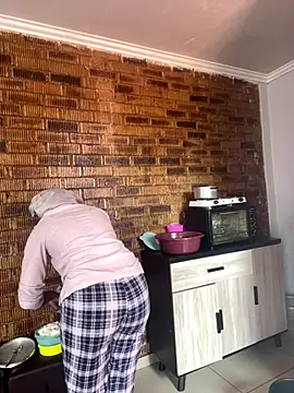 SP1CY MOMMY online show from November 8, 9:24 am