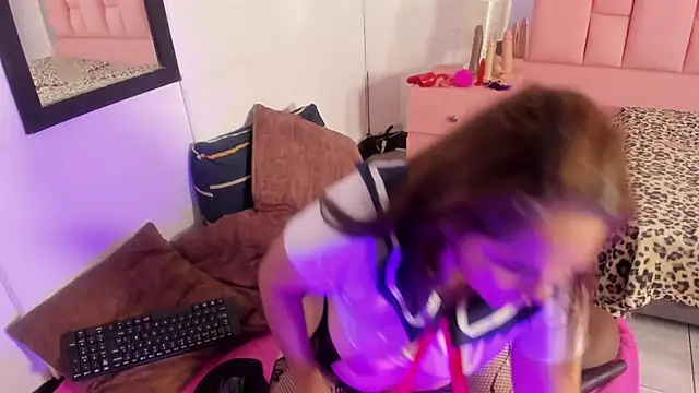 Evaa white online show from February 21, 12:40 pm