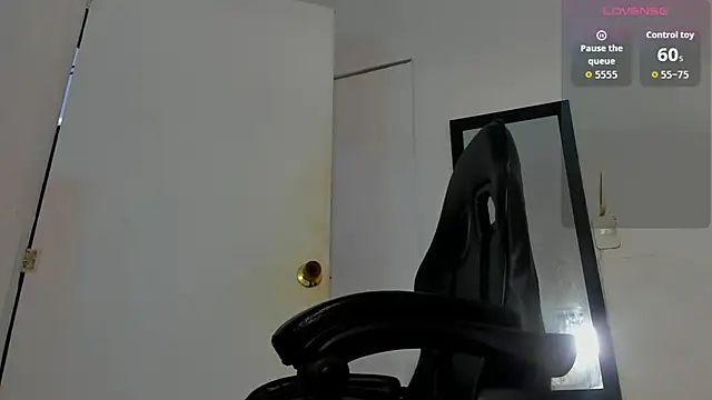 Evaa white online show from February 7, 12:24 pm