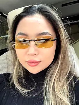 Snapshot of limkiss chatting on November 6, 8:07 am limkiss online show from November 6, 8:07 am