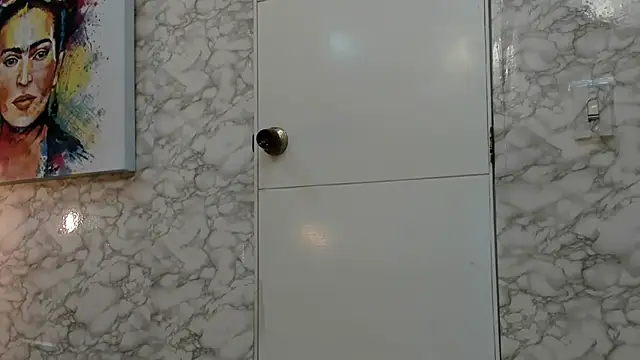 Snapshot of DIRTY_MIIA_ chatting on December 16, 12:20 pm DIRTY MIIA online show from December 16, 12:20 pm