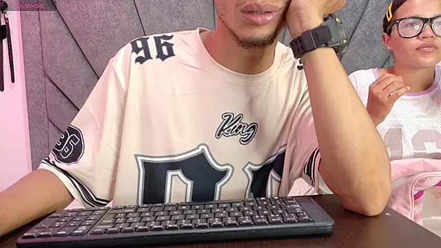 DamianandEva online show from March 29, 12:40 pm