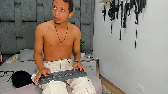 DamianandEva online show from March 28, 12:50 pm