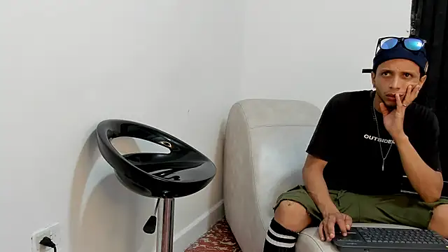 DamianandEva online show from December 18, 12:31 pm