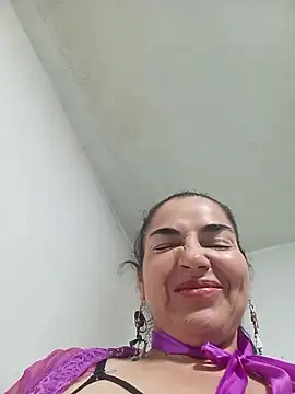 Snapshot of MaryRoze_ chatting on June 18, 1:15 am MaryRoze online show from June 18, 1:15 am