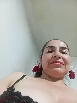Snapshot of MaryRoze_ chatting on July 18, 1:03 am MaryRoze online show from July 18, 1:03 am