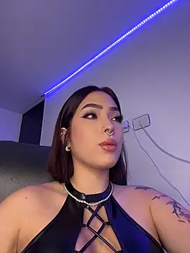 Raven DeVille online show from April 26, 8:00 am