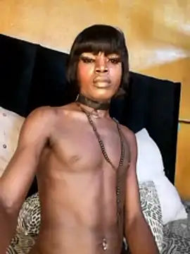 Lucile Carrie online show from February 9, 1:25 am