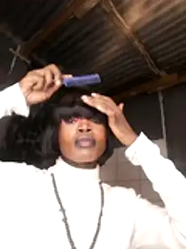 Lucile Carrie online show from February 27, 2:45 am