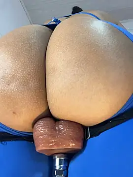 Natural BIGASS Nina online show from April 19, 1:45 pm