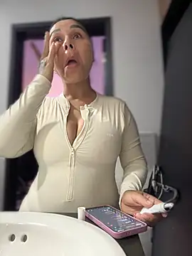 Natural BIGASS Nina online show from December 21, 9:55 am