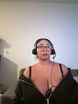 minha baby online show from December 19, 10:17 am