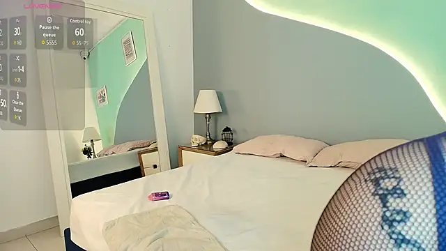 Snapshot of Harleydevaal chatting on December 22, 3:45 pm Harleydevaal online show from December 22, 3:45 pm