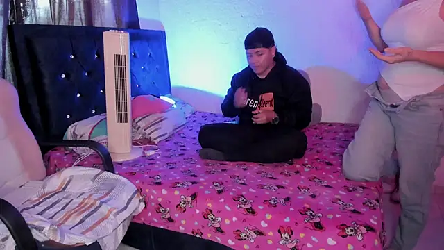 Snapshot of familyprey chatting on October 30, 8:50 pm familyprey online show from October 30, 8:50 pm