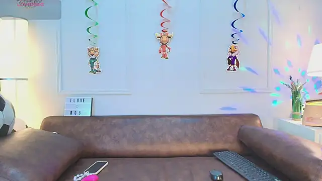 Snapshot of kittyblooms chatting on July 11, 8:36 am kittyblooms online show from July 11, 8:36 am