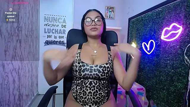 valeria martinez19 online show from November 18, 2:49 am