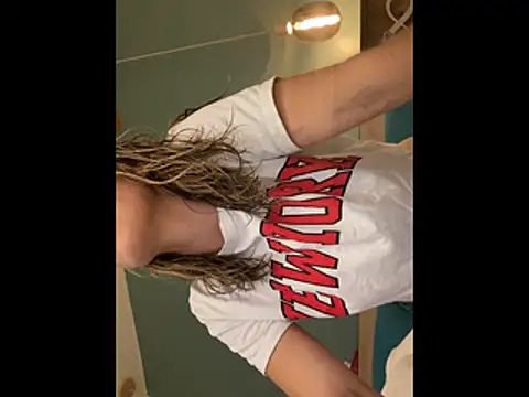 Snapshot of Catalleyasexy chatting on November 11, 8:14 pm Catalleyasexy online show from November 11, 8:14 pm