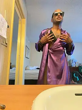 Snapshot of DREGO4LOVE chatting on July 10, 6:30 pm DREGO4LOVE online show from July 10, 6:30 pm