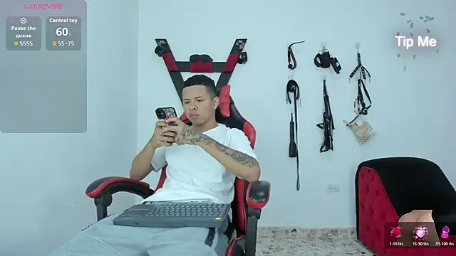 Steven19 LatinBoy online show from November 15, 11:25 am