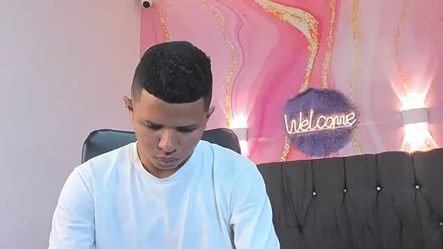 Steven19 LatinBoy online show from November 25, 11:54 am