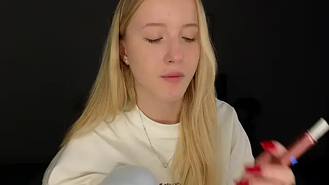adele armass online show from June 1, 9:36 pm