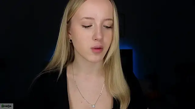 adele armass online show from February 8, 8:50 pm