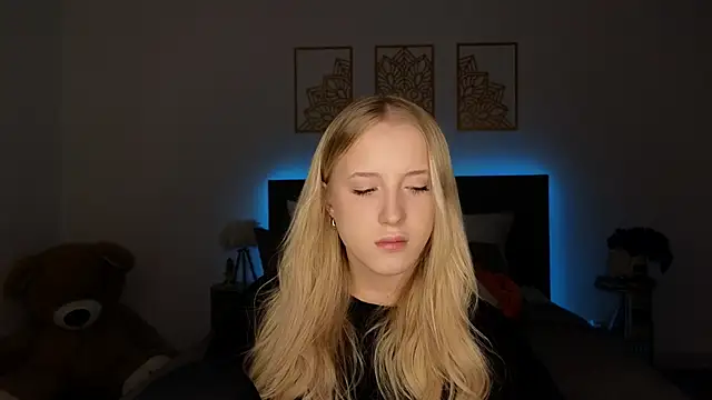 adele armass online show from April 10, 9:22 pm