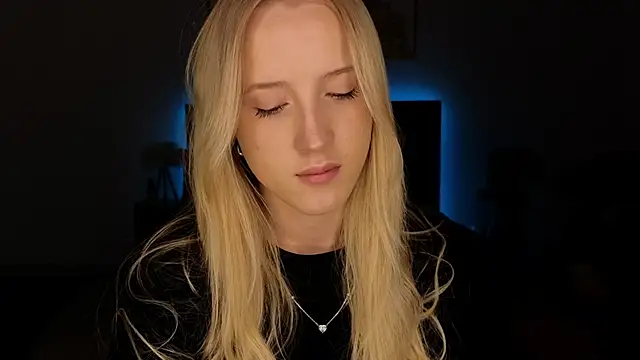 adele armass online show from April 5, 9:10 pm