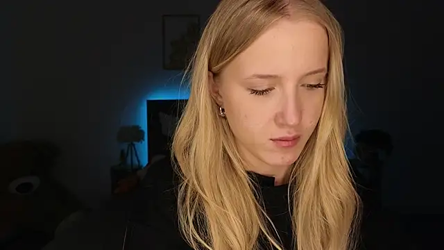 adele armass online show from April 9, 9:21 pm