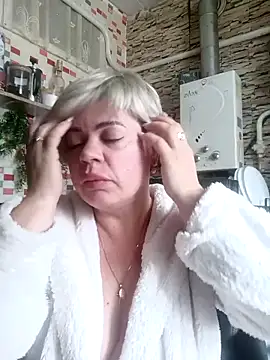 Snapshot of MilkySky chatting on February 5, 7:04 am MilkySky online show from February 5, 7:04 am