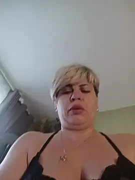 Snapshot of MilkySky chatting on February 16, 12:15 pm MilkySky online show from February 16, 12:15 pm