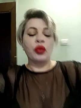 Snapshot of MilkySky chatting on February 23, 10:27 am MilkySky online show from February 23, 10:27 am