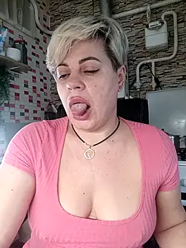 Snapshot of MilkySky chatting on February 1, 7:39 am MilkySky online show from February 1, 7:39 am