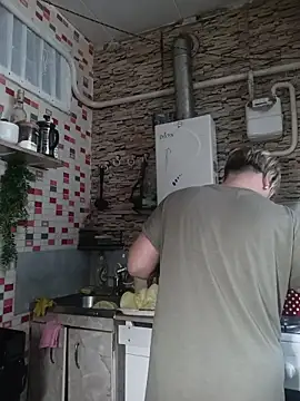 Snapshot of MilkySky chatting on February 17, 1:19 pm MilkySky online show from February 17, 1:19 pm