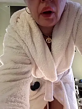 Snapshot of MilkySky chatting on February 2, 9:19 am MilkySky online show from February 2, 9:19 am