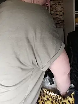 Snapshot of MilkySky chatting on February 21, 2:24 am MilkySky online show from February 21, 2:24 am