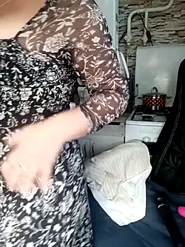 Snapshot of MilkySky chatting on February 13, 9:09 am MilkySky online show from February 13, 9:09 am