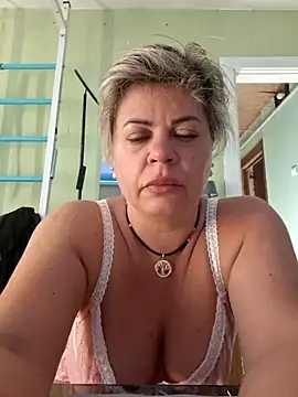 Snapshot of MilkySky chatting on April 27, 7:39 am MilkySky online show from April 27, 7:39 am