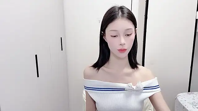 Snapshot of yuyu-33 chatting on October 30, 1:59 am yuyu-33 online show from October 30, 1:59 am