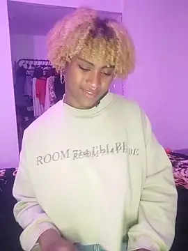 Snapshot of EvonyFoxxx chatting on January 6, 12:25 am EvonyFoxxx online show from January 6, 12:25 am