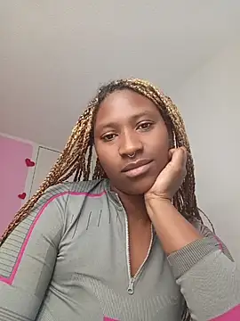 EvonyFoxxx online show from March 12, 10:36 pm