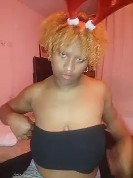 Snapshot of EvonyFoxxx chatting on December 20, 12:02 am EvonyFoxxx online show from December 20, 12:02 am