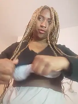 Snapshot of EvonyFoxxx chatting on January 18, 12:03 am EvonyFoxxx online show from January 18, 12:03 am