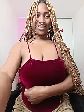 Snapshot of EvonyFoxxx chatting on February 21, 4:25 am EvonyFoxxx online show from February 21, 4:25 am