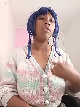 EvonyFoxxx online show from April 19, 6:25 am