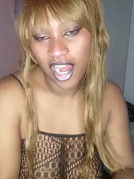 Snapshot of EvonyFoxxx chatting on December 18, 10:57 pm EvonyFoxxx online show from December 18, 10:57 pm