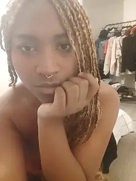 Snapshot of EvonyFoxxx chatting on January 14, 1:42 am EvonyFoxxx online show from January 14, 1:42 am