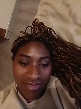 Snapshot of EvonyFoxxx chatting on June 14, 5:30 am EvonyFoxxx online show from June 14, 5:30 am